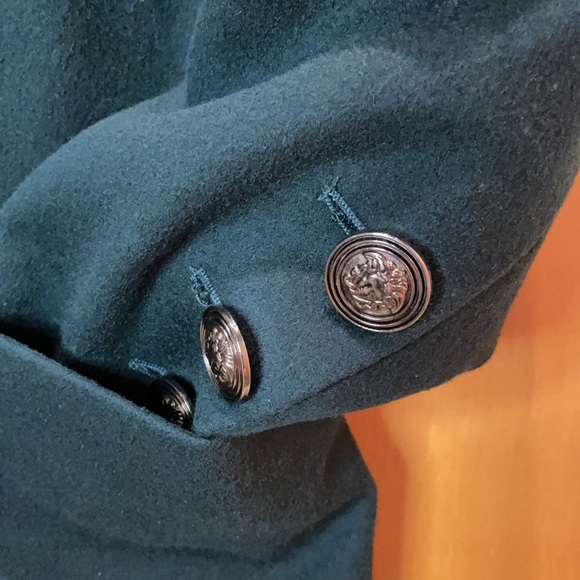 Escada blazer in Forrest green. - Picture 4 of 9